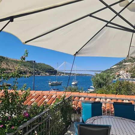 Hébergement de vacances My House *