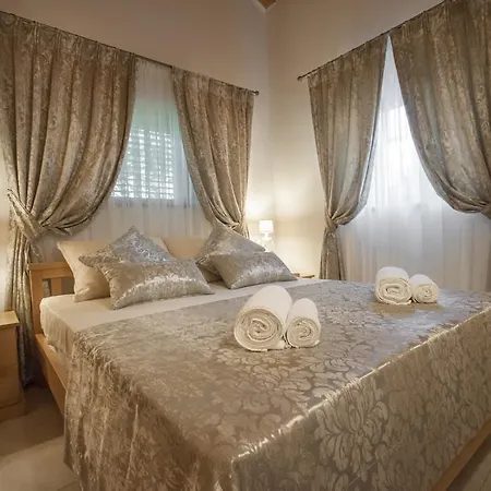 Semesterbostad My House *